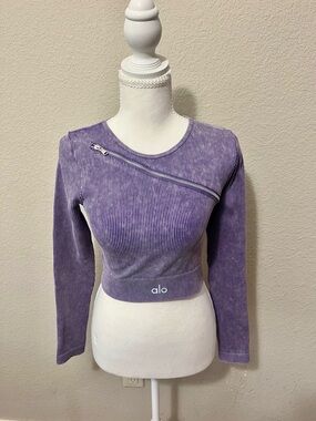 ALO Yoga Lavender Ribbed Long-Sleeve Crop Top with Diagonal Zip